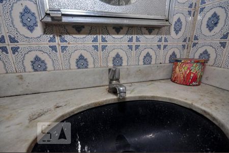 Casa de condomínio à venda com 187m², 4 quartos e 1 vagaBanheiro Social 2