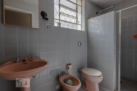 Casa à venda com 170m², 3 quartos e 8 vagas Casa à venda com 170m², 3 quartos e 8 vagasBanheiro Quarto Suíte 3