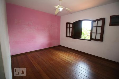 Casa de condomínio para alugar com 360m², 4 quartos e 4 vagas Casa de condomínio para alugar com 360m², 4 quartos e 4 vagasSuite 03 no piso superior