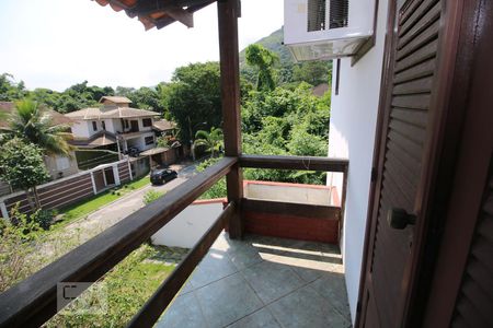 Casa de condomínio para alugar com 360m², 4 quartos e 4 vagas Casa de condomínio para alugar com 360m², 4 quartos e 4 vagasVaranda da Suite 02 no piso superior
