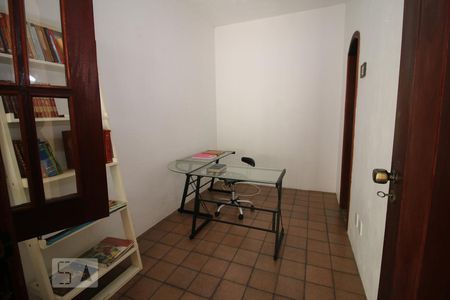 Casa de condomínio para alugar com 360m², 4 quartos e 4 vagas Casa de condomínio para alugar com 360m², 4 quartos e 4 vagasQuarto de Serviço