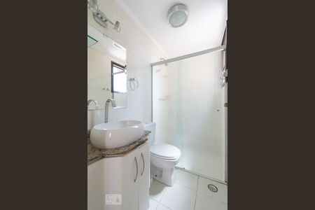 Apartamento à venda com 106m², 2 quartos e 2 vagas Apartamento à venda com 106m², 2 quartos e 2 vagasCloset - banheiro