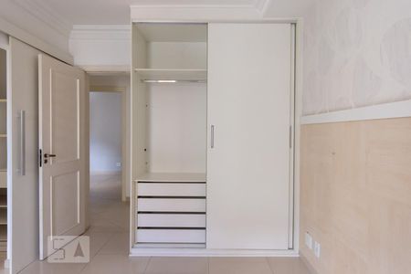 Apartamento à venda com 106m², 2 quartos e 2 vagas Apartamento à venda com 106m², 2 quartos e 2 vagasSuíte