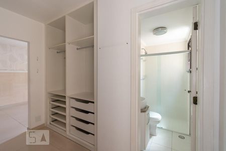 Apartamento à venda com 106m², 2 quartos e 2 vagas Apartamento à venda com 106m², 2 quartos e 2 vagasCloset