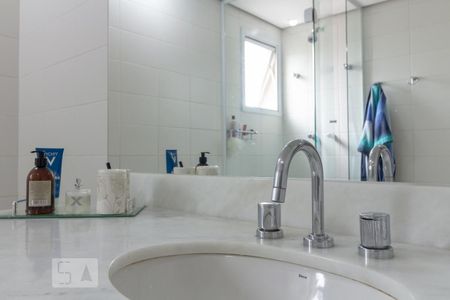 Apartamento à venda com 266m², 4 quartos e 4 vagasBanheiro Suíte Master