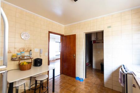 Apartamento à venda com 128m², 3 quartos e 2 vagasCozinha