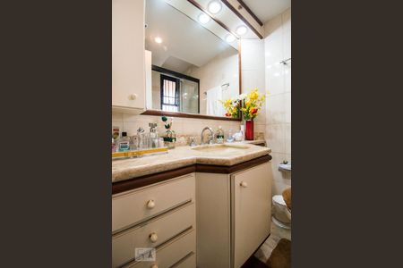 Apartamento à venda com 181m², 4 quartos e 3 vagasBanheiro da Suíte 3