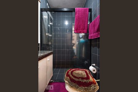 Apartamento à venda com 181m², 4 quartos e 3 vagasBanheiro da Suíte 2