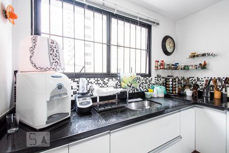 Apartamento à venda com 181m², 4 quartos e 3 vagasCozinha