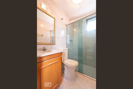 Apartamento para alugar com 82m², 2 quartos e 3 vagas Apartamento para alugar com 82m², 2 quartos e 3 vagasBanheiro da suíte