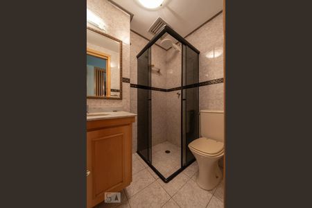 Apartamento para alugar com 82m², 2 quartos e 3 vagas Apartamento para alugar com 82m², 2 quartos e 3 vagasBanheiro social