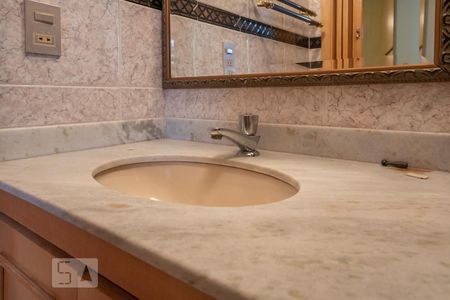 Apartamento para alugar com 82m², 2 quartos e 3 vagas Apartamento para alugar com 82m², 2 quartos e 3 vagasBanheiro social