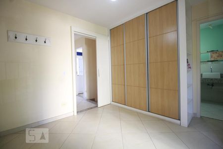 Casa de condomínio para alugar com 150m², 3 quartos e 2 vagasSuíte