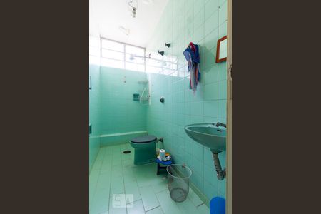 Casa para alugar com 420m², 4 quartos e 4 vagasBanheiro de serviço