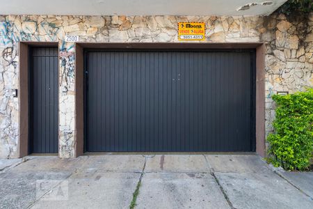 Casa para alugar com 420m², 4 quartos e 4 vagasFachada