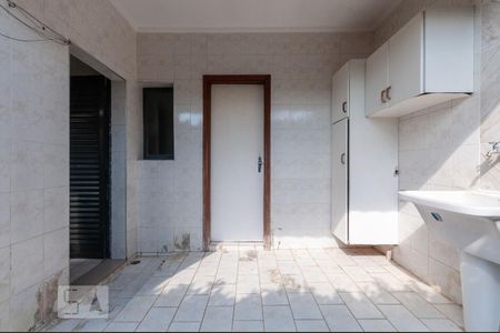 Casa à venda com 204m², 3 quartos e 3 vagas Casa à venda com 204m², 3 quartos e 3 vagasLavanderia