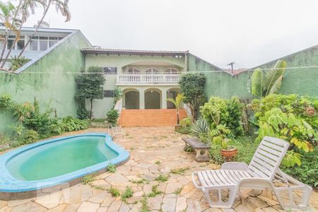 Casa à venda com 500m², 3 quartos e 5 vagas Casa à venda com 500m², 3 quartos e 5 vagasPiscina