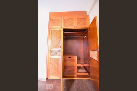 Quarto de apartamento para alugar com 1 quarto, 48m² em Cambuí, Campinas