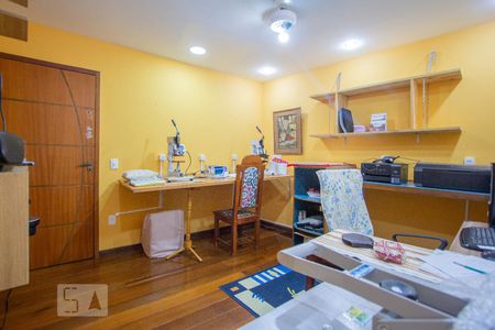 Casa à venda com 800m², 5 quartos e 5 vagas Casa à venda com 800m², 5 quartos e 5 vagasSuíte 1 - Segundo Andar