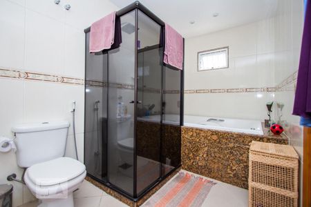 Casa à venda com 800m², 5 quartos e 5 vagas Casa à venda com 800m², 5 quartos e 5 vagasBanheiro Suíte - Segundo Andar