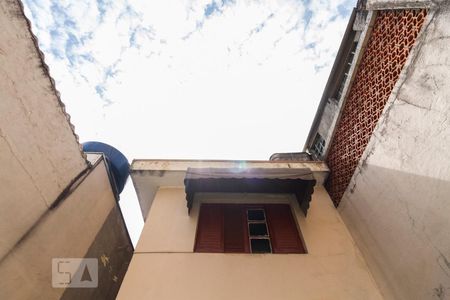 Casa à venda com 170m², 4 quartos e 2 vagas Casa à venda com 170m², 4 quartos e 2 vagasFachada