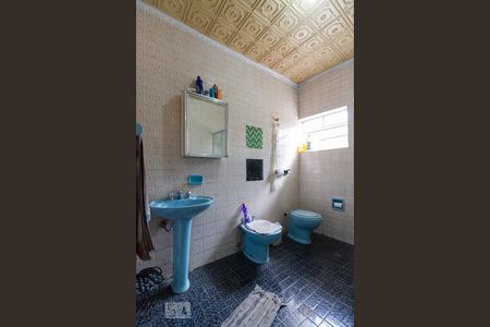 Casa à venda com 170m², 4 quartos e 2 vagas Casa à venda com 170m², 4 quartos e 2 vagasBanheiro Social Piso Superior