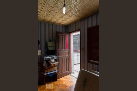 Casa à venda com 170m², 4 quartos e 2 vagas Casa à venda com 170m², 4 quartos e 2 vagasAcesso a Varanda Quarto 2