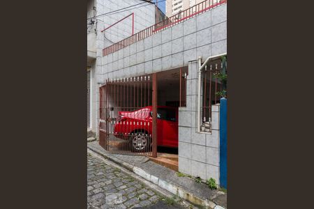 Casa à venda com 170m², 4 quartos e 2 vagas Casa à venda com 170m², 4 quartos e 2 vagasFachada