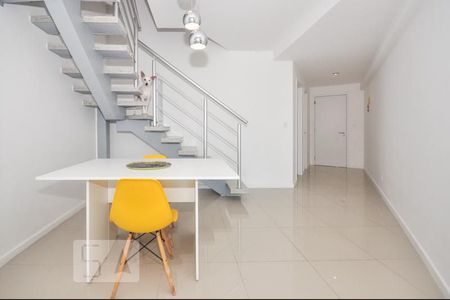 Sala de apartamento para alugar com 2 quartos, 114m² em Jacarepaguá, Rio de Janeiro