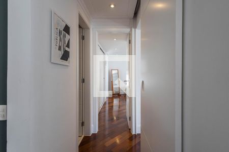 Corredor de apartamento para alugar com 2 quartos, 80m² em Pinheiros, São Paulo