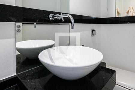 Lavabo de apartamento para alugar com 2 quartos, 80m² em Pinheiros, São Paulo