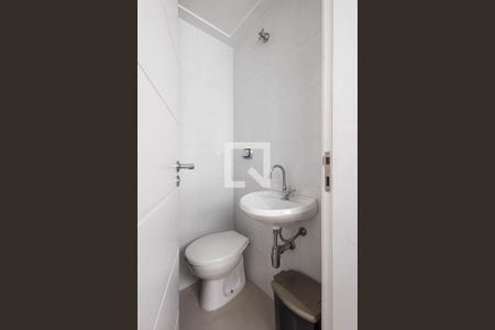 Apartamento para alugar com 82m², 2 quartos e 1 vagaÁrea de Serviço - Banheiro