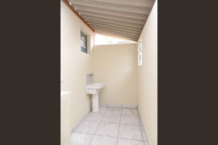 Casa à venda com 75m², 2 quartos e 1 vagaÁrea de serviço
