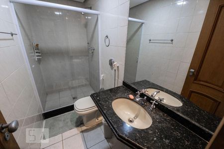 Apartamento à venda com 180m², 4 quartos e 3 vagasBanheiro social