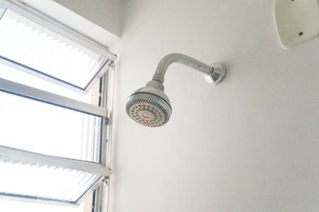 Banheiro chuveiro de apartamento à venda com 3 quartos, 100m² em Tijuca, Rio de Janeiro