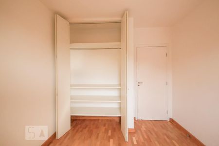 Apartamento à venda com 180m², 3 quartos e 3 vagas Apartamento à venda com 180m², 3 quartos e 3 vagasArmário Quarto 2