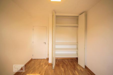 Apartamento à venda com 180m², 3 quartos e 3 vagas Apartamento à venda com 180m², 3 quartos e 3 vagasQuarto 1 Armário