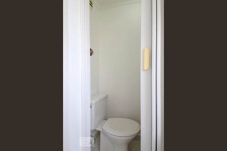 Apartamento à venda com 180m², 3 quartos e 3 vagas Apartamento à venda com 180m², 3 quartos e 3 vagasBanheiro de Serviço