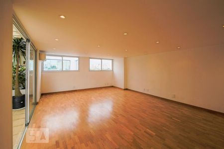 Apartamento à venda com 180m², 3 quartos e 3 vagas Apartamento à venda com 180m², 3 quartos e 3 vagasEscada para Cobertura
