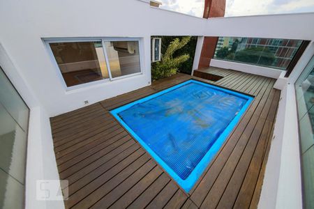 Apartamento à venda com 180m², 3 quartos e 3 vagas Apartamento à venda com 180m², 3 quartos e 3 vagasPiscina da Cobertura