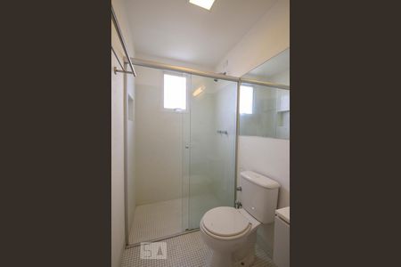 Apartamento à venda com 180m², 3 quartos e 3 vagas Apartamento à venda com 180m², 3 quartos e 3 vagasBanheiro da Suite