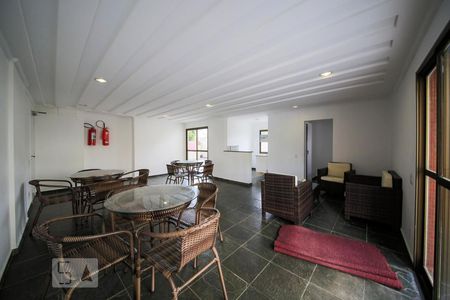 Apartamento à venda com 180m², 3 quartos e 3 vagas Apartamento à venda com 180m², 3 quartos e 3 vagasSalão de Festa
