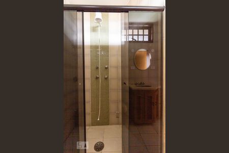 Casa à venda com 457m², 4 quartos e 8 vagas Casa à venda com 457m², 4 quartos e 8 vagasBanheiro Social 1