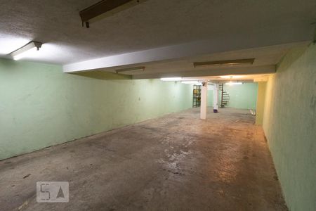 Casa à venda com 457m², 4 quartos e 8 vagas Casa à venda com 457m², 4 quartos e 8 vagasGaragem