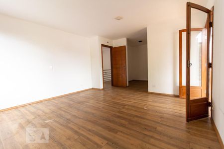 Casa à venda com 457m², 4 quartos e 8 vagas Casa à venda com 457m², 4 quartos e 8 vagasSuíte