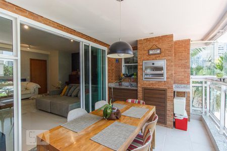 Varanda de apartamento para alugar com 2 quartos, 100m² em Barra da Tijuca, Rio de Janeiro