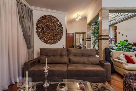 Casa à venda com 550m², 5 quartos e 5 vagas Casa à venda com 550m², 5 quartos e 5 vagasSala