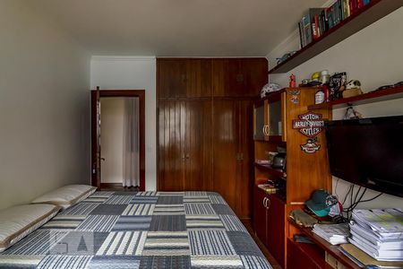 Casa à venda com 550m², 5 quartos e 5 vagas Casa à venda com 550m², 5 quartos e 5 vagasQuarto 4