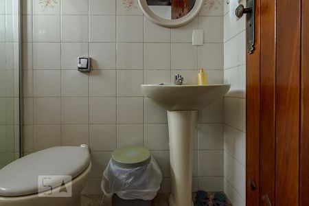 Casa à venda com 550m², 5 quartos e 5 vagas Casa à venda com 550m², 5 quartos e 5 vagasBanheiro de Serviço