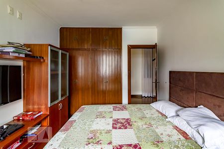 Casa à venda com 550m², 5 quartos e 5 vagas Casa à venda com 550m², 5 quartos e 5 vagasQuarto 3